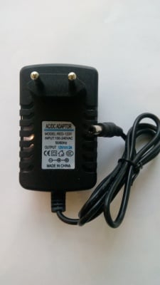 Импулсен адаптер 12V 2A 5.5/2.5 YY-PA-008 OMEGA